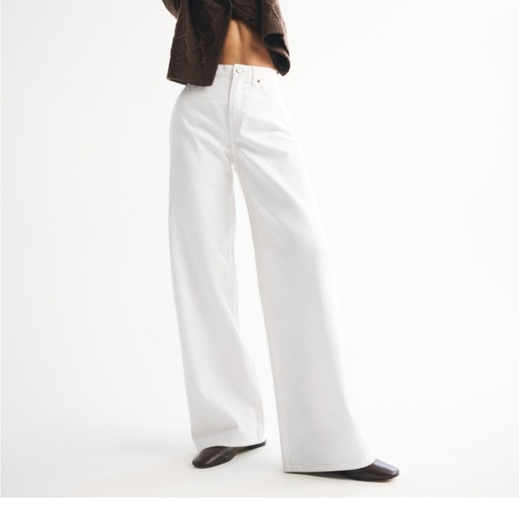 Abercrombie & Fitch Denim - Abercrombie and Fitch High Rise Wide Leg Jean white size 32 long NWT